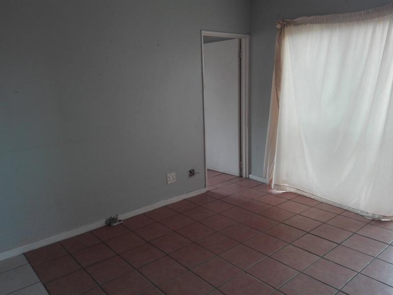 To Let 1 Bedroom Property for Rent in Guldenland Western Cape